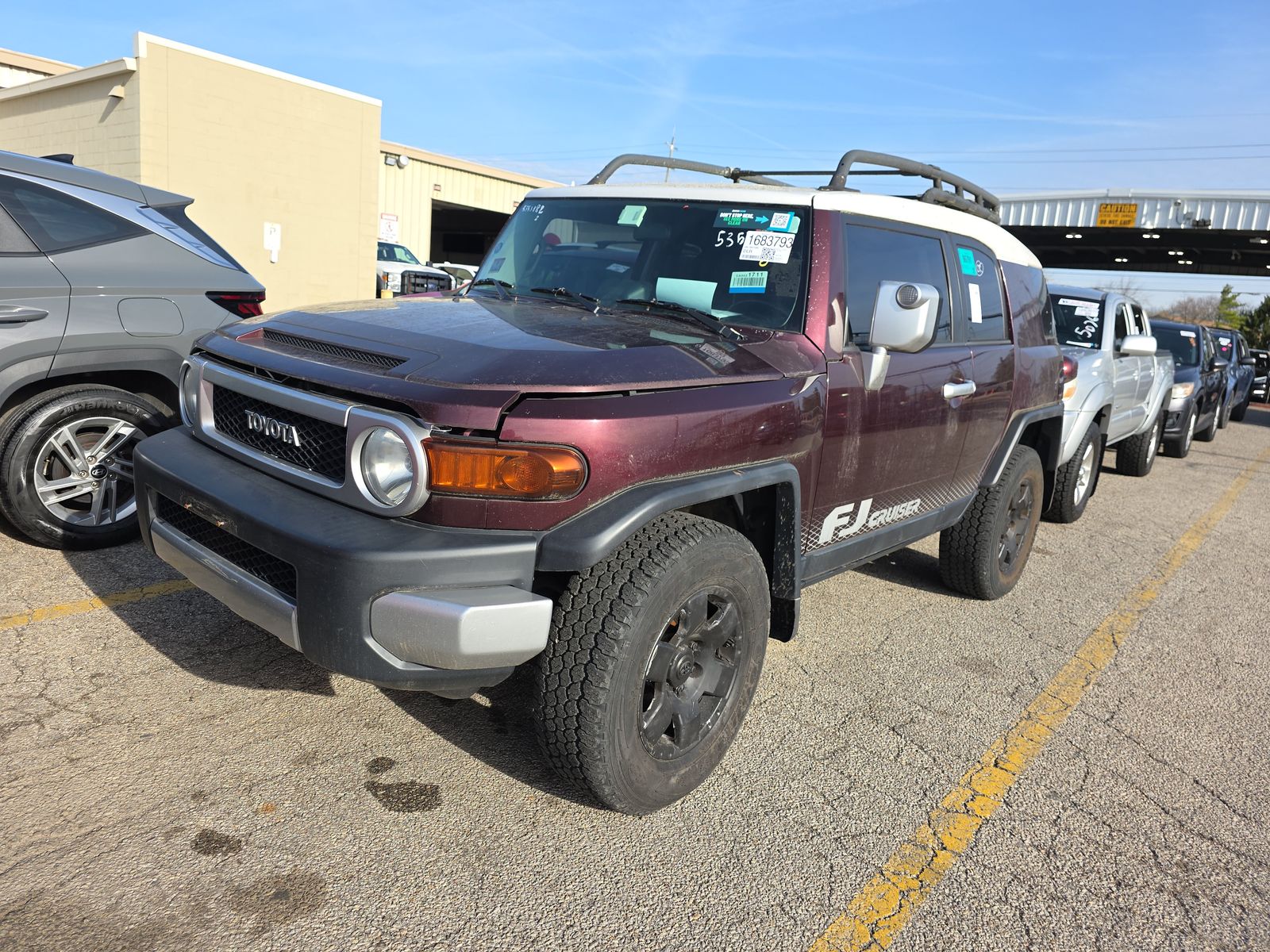 Toyota FJ Cruiser w/Rear Doors снимка Toyota FJ Cruiser w/Rear Doors
