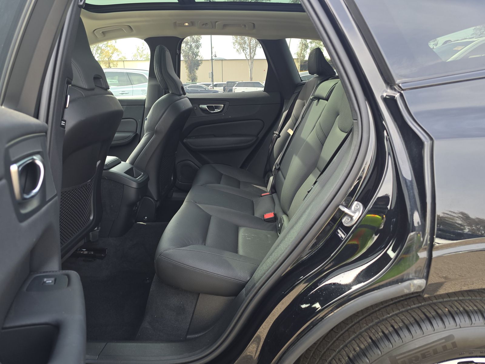 2025 Volvo XC60 B5 Plus AWD