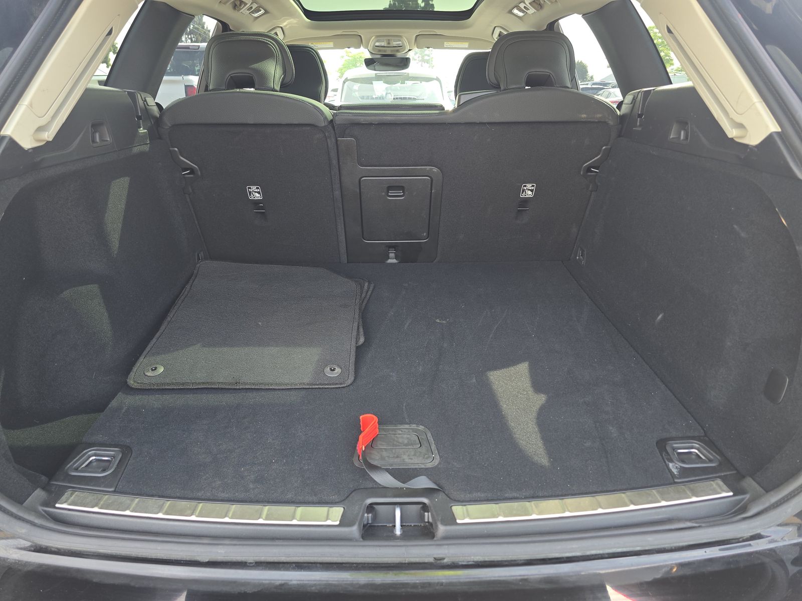 2025 Volvo XC60 B5 Plus AWD