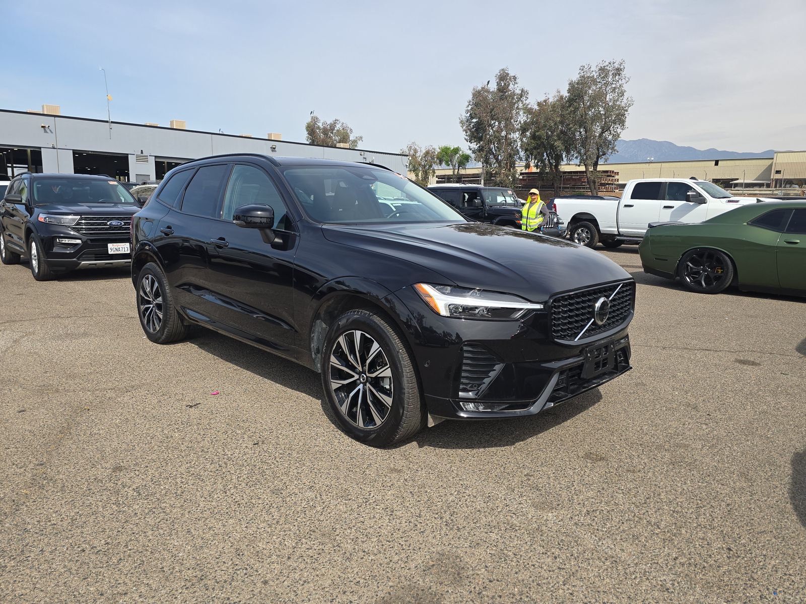 2025 Volvo XC60 B5 Plus AWD