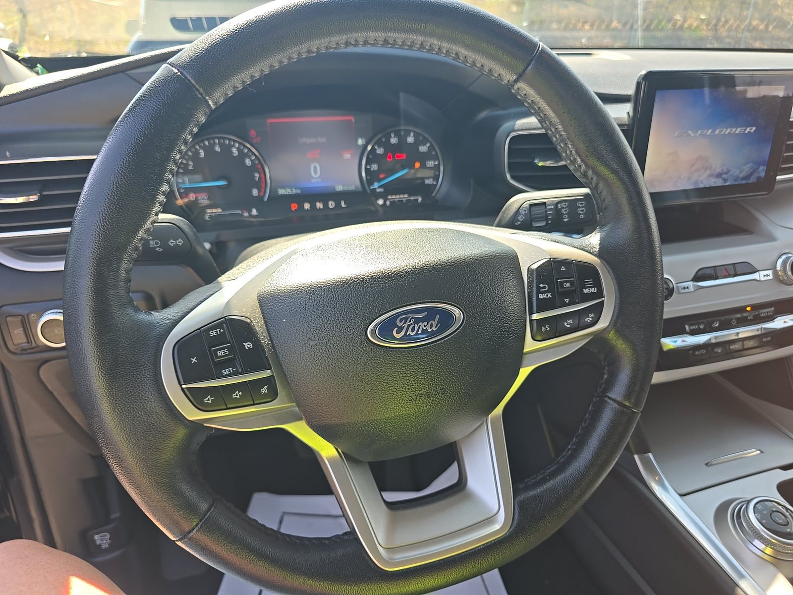 2023 Ford Explorer XLT AWD