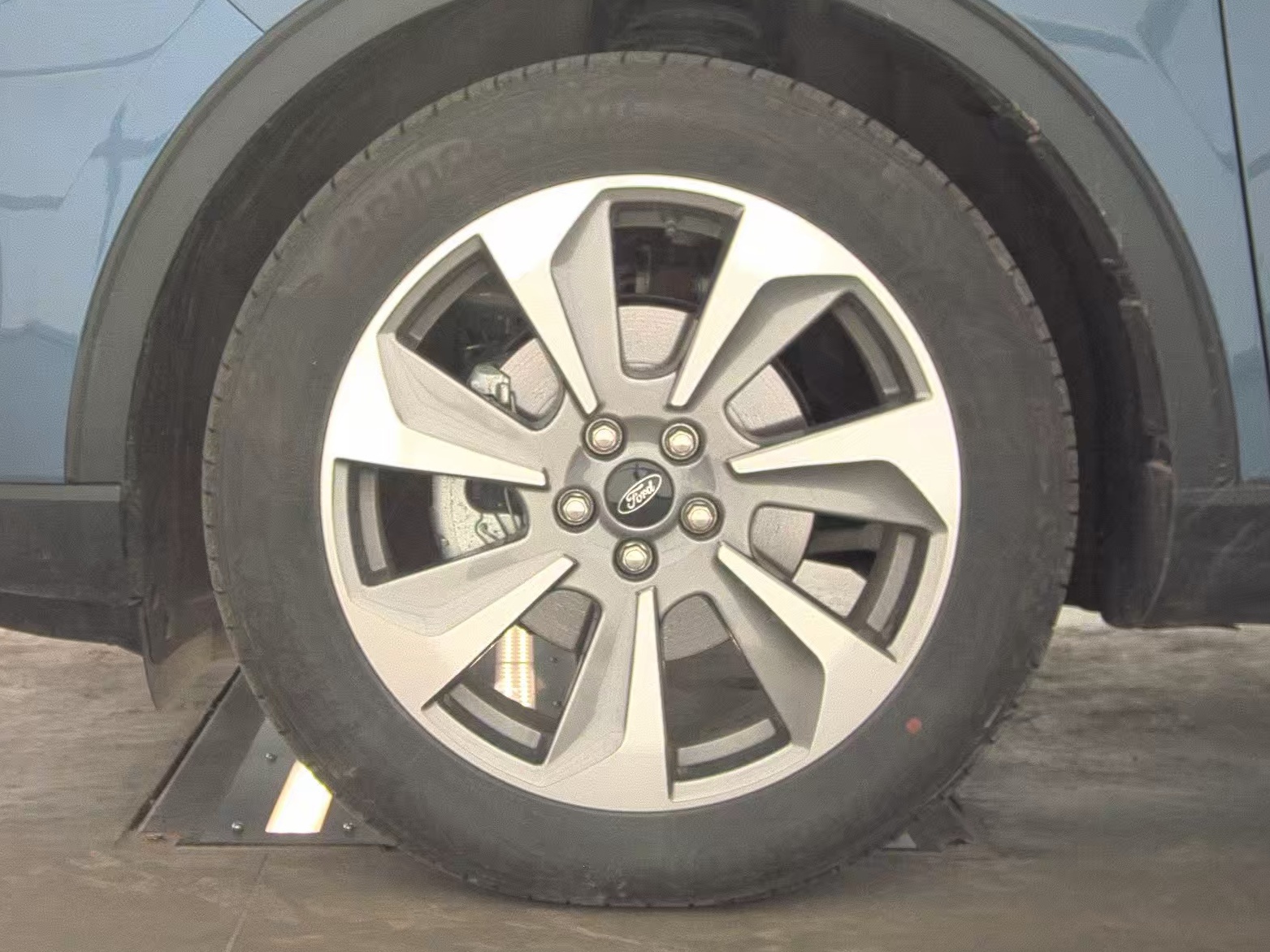 2025 Ford Escape Hybrid Platinum FWD