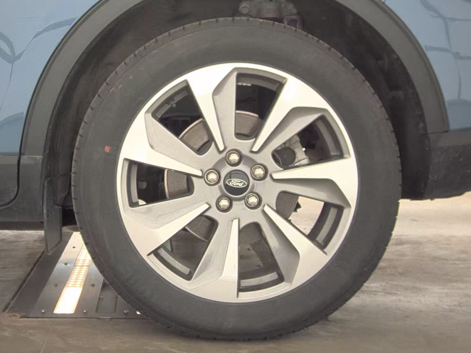 2025 Ford Escape Hybrid Platinum FWD