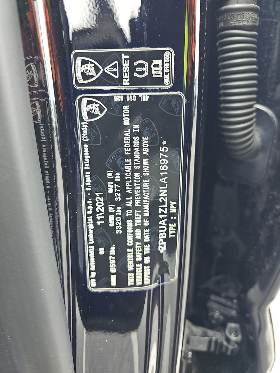 2022 Lamborghini Urus Pearl Capsule AWD