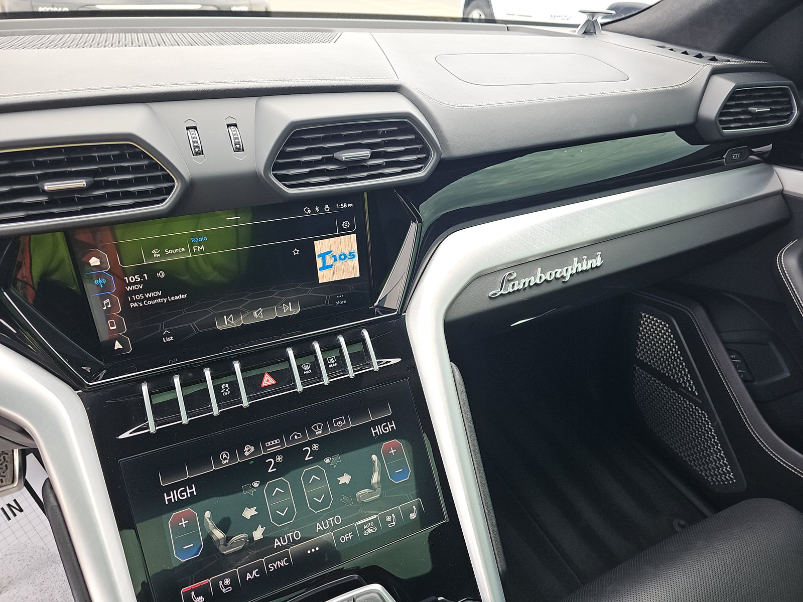 2022 Lamborghini Urus Pearl Capsule AWD