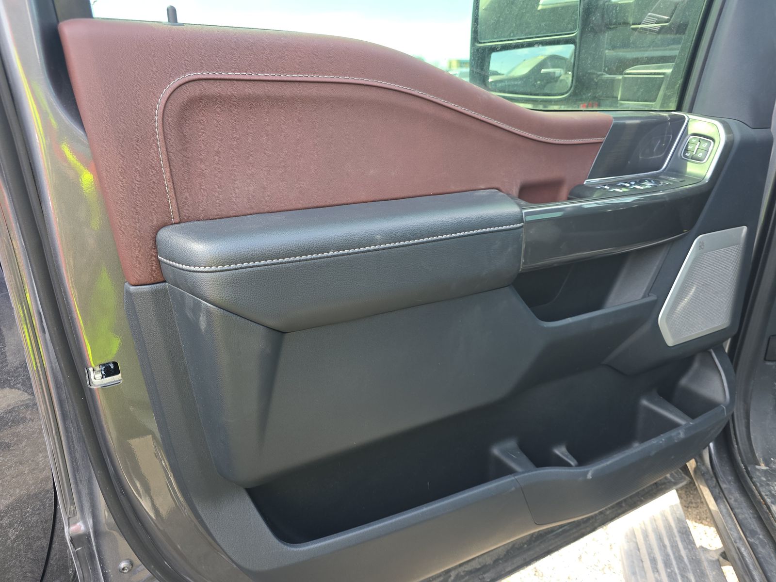 2023 Ford F-150 Hybrid Lariat AWD