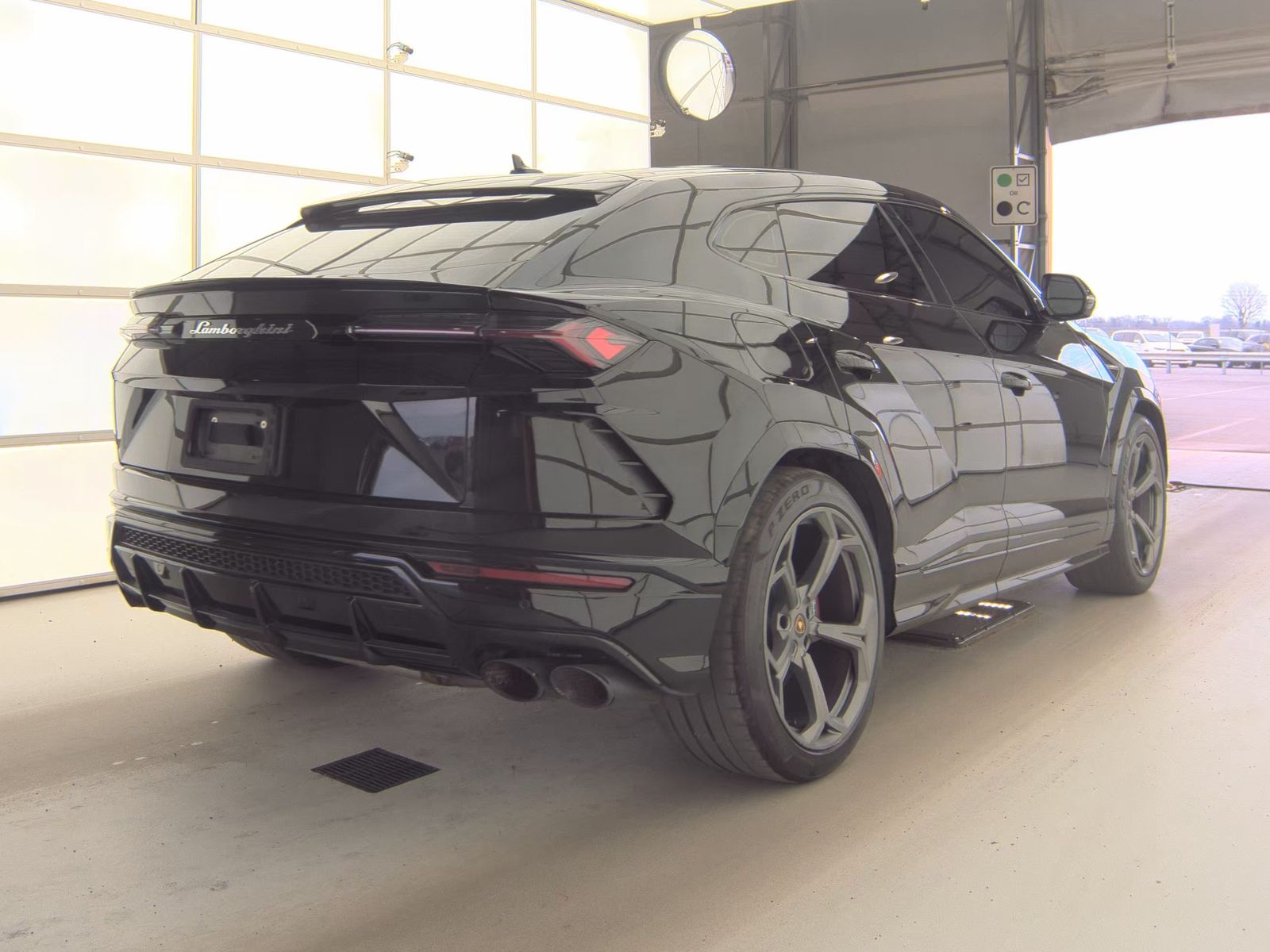 2022 Lamborghini Urus Pearl Capsule AWD