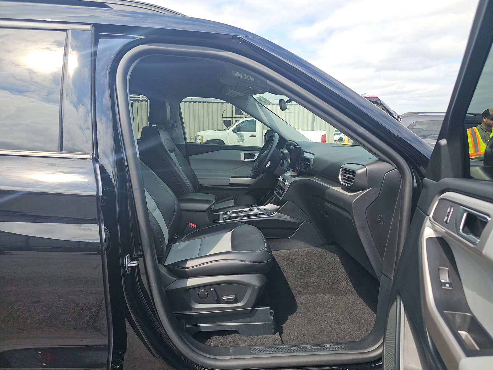 2024 Ford Explorer XLT AWD