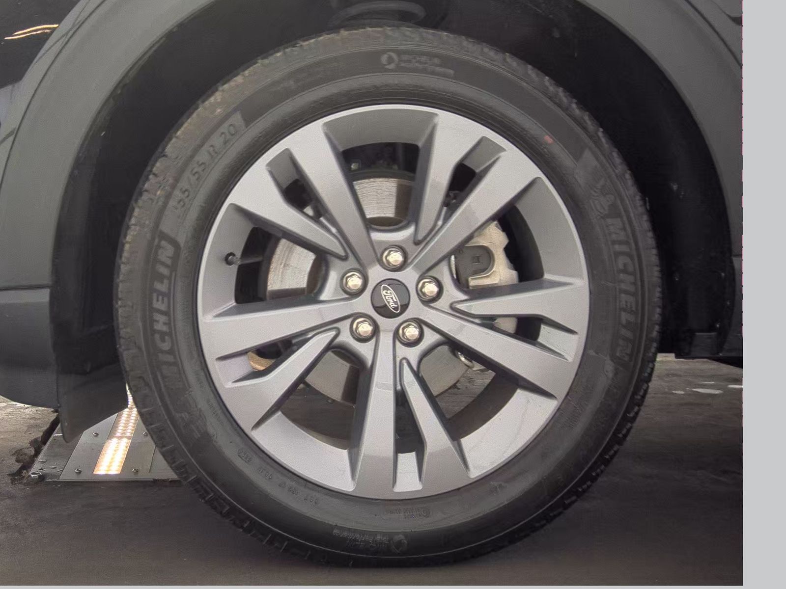 2024 Ford Explorer XLT AWD