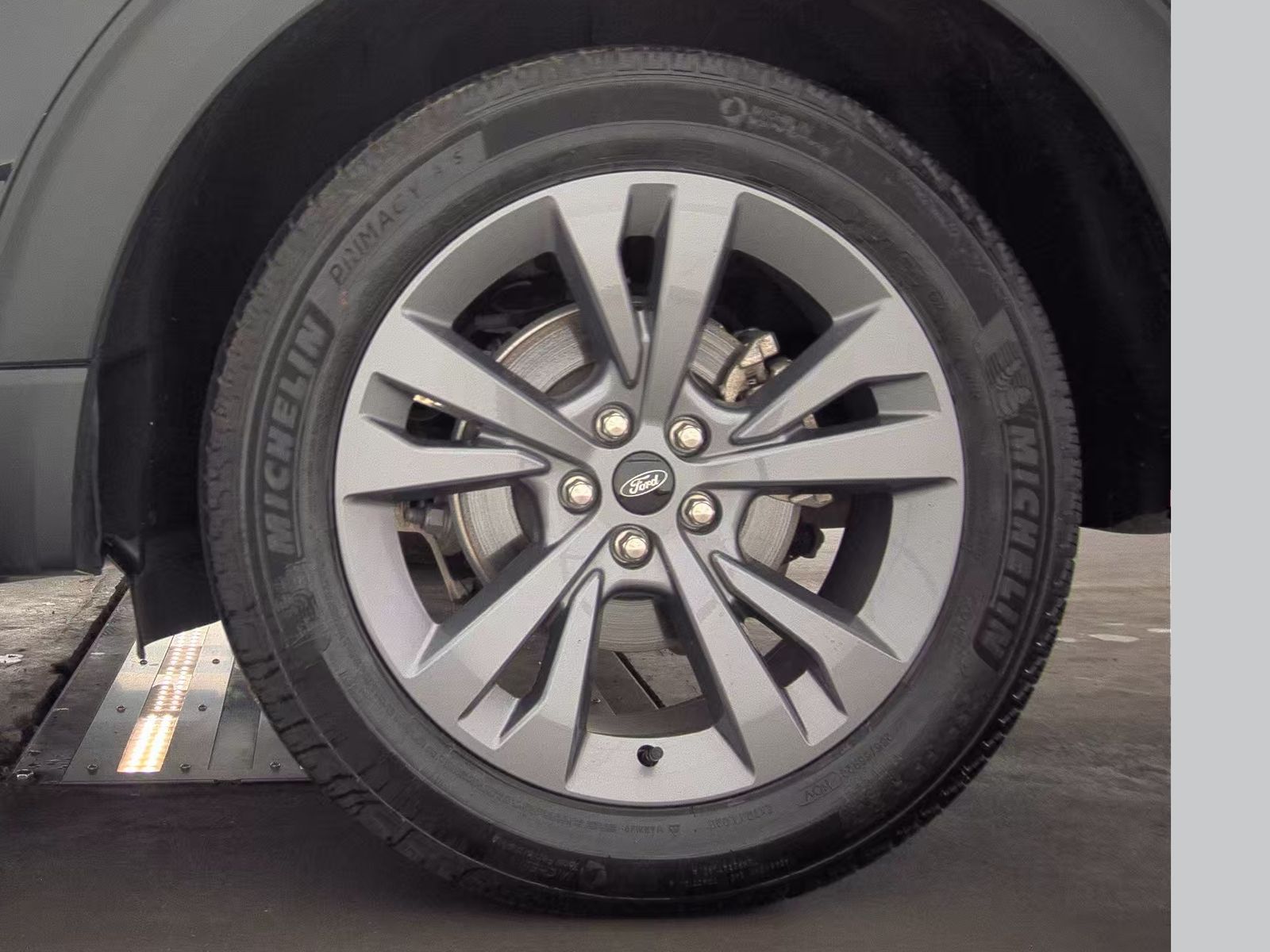 2024 Ford Explorer XLT AWD