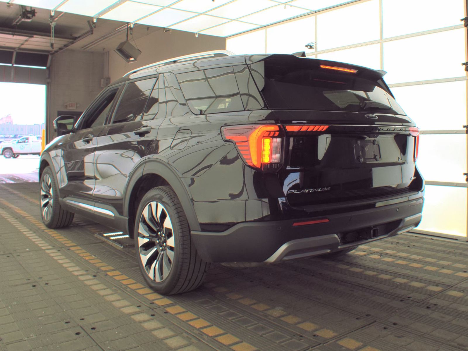 FORD EXPLORER - 9
