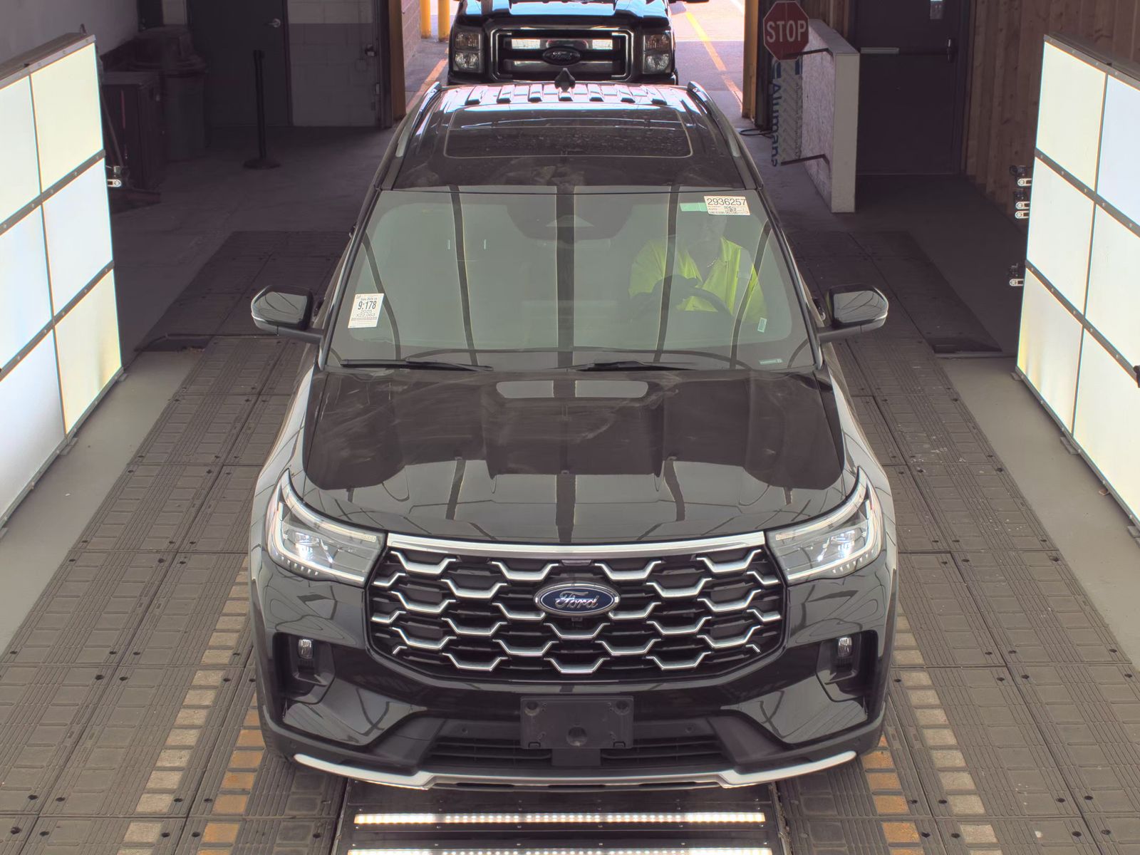 FORD EXPLORER - 3