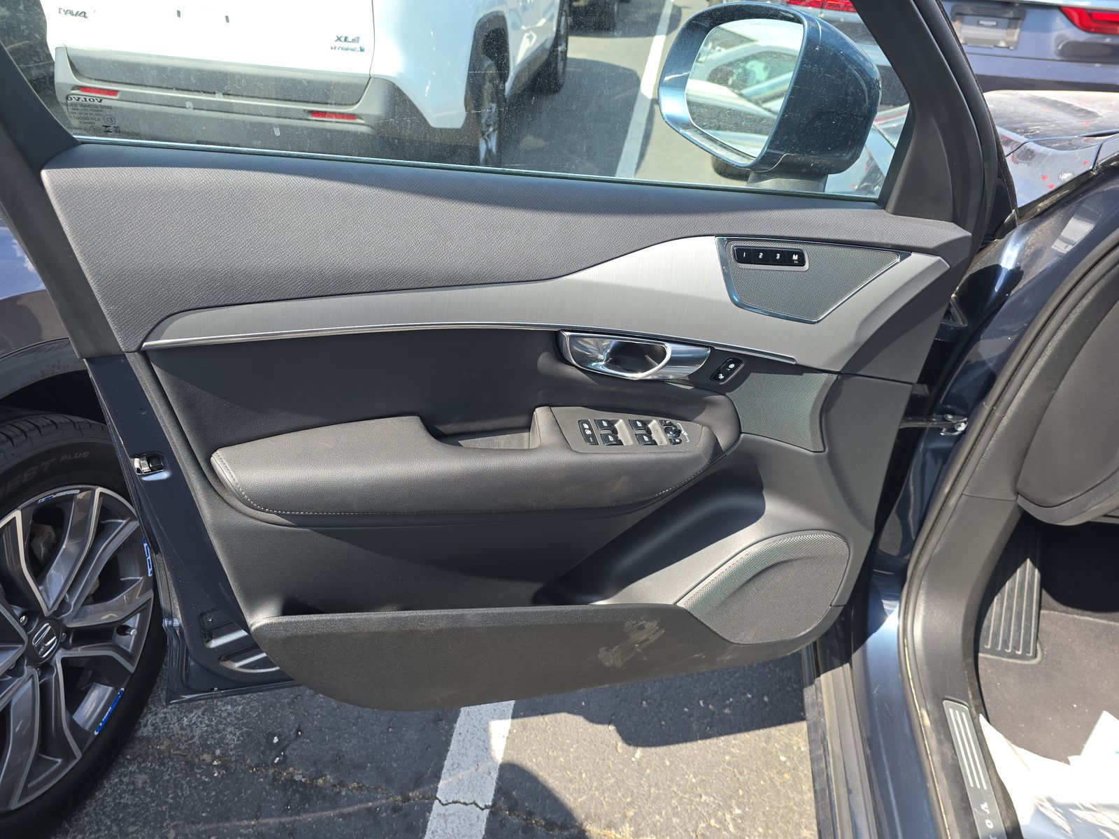 2025 Volvo XC90 B5 Core AWD