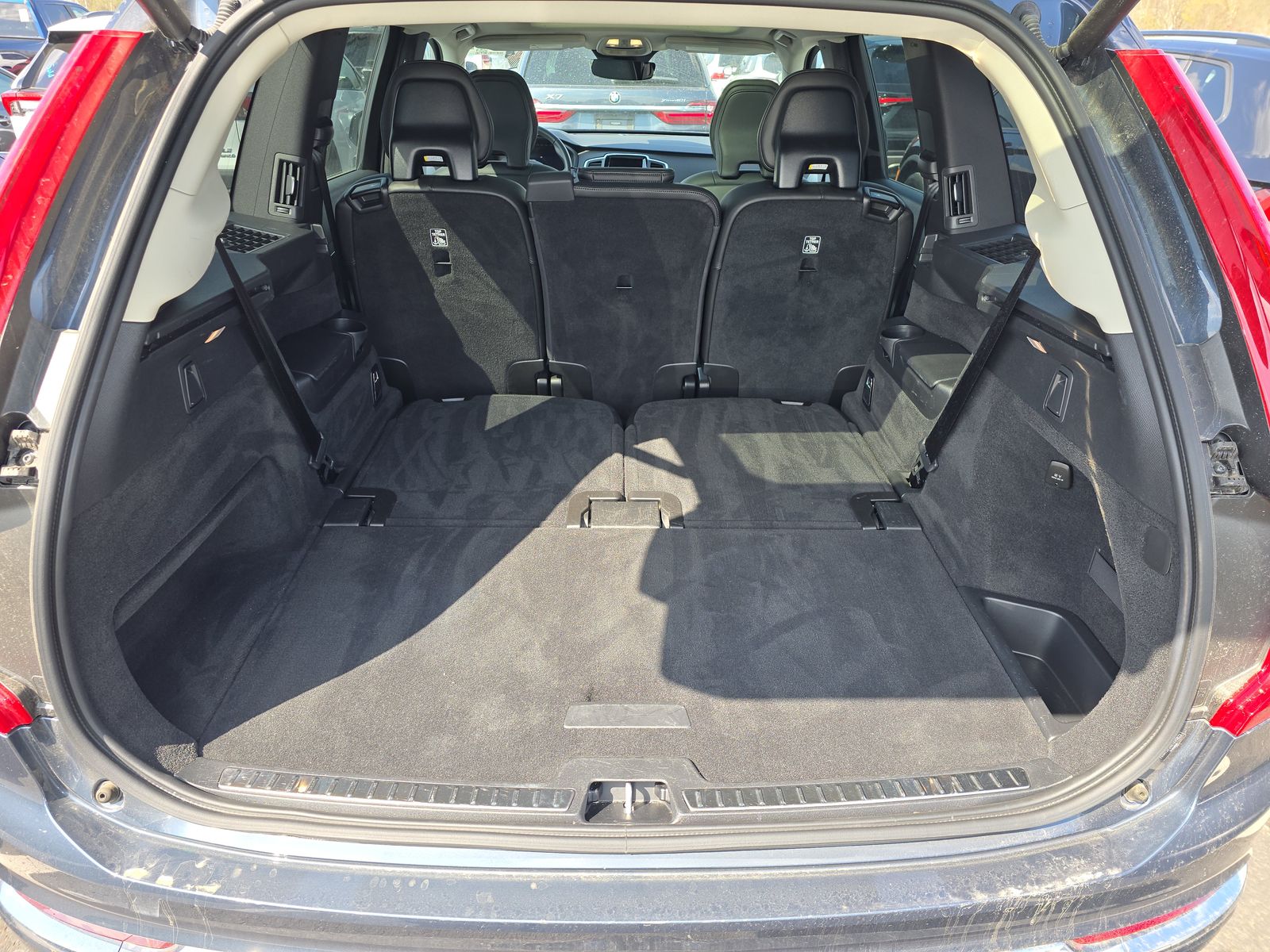 2025 Volvo XC90 B5 Core AWD