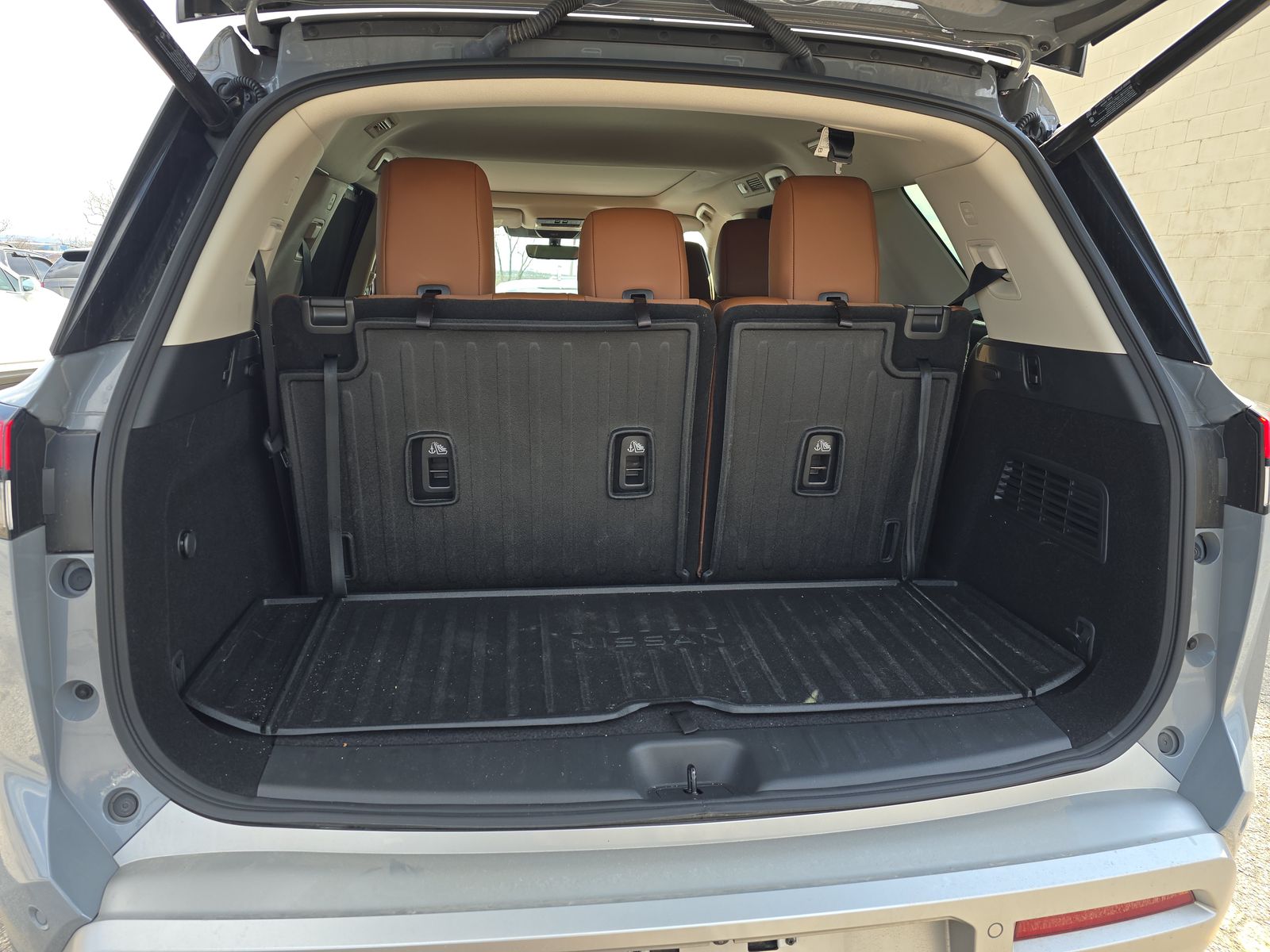 2024 Nissan Pathfinder Platinum FWD