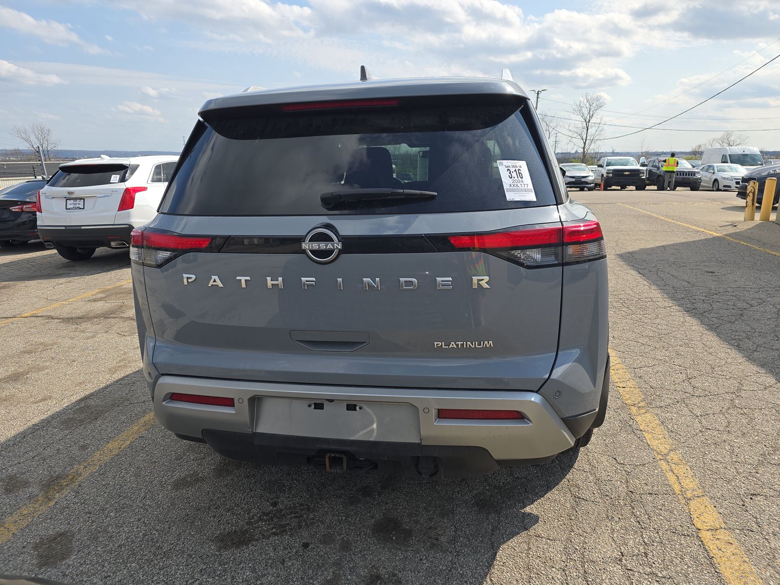 2024 Nissan Pathfinder Platinum FWD
