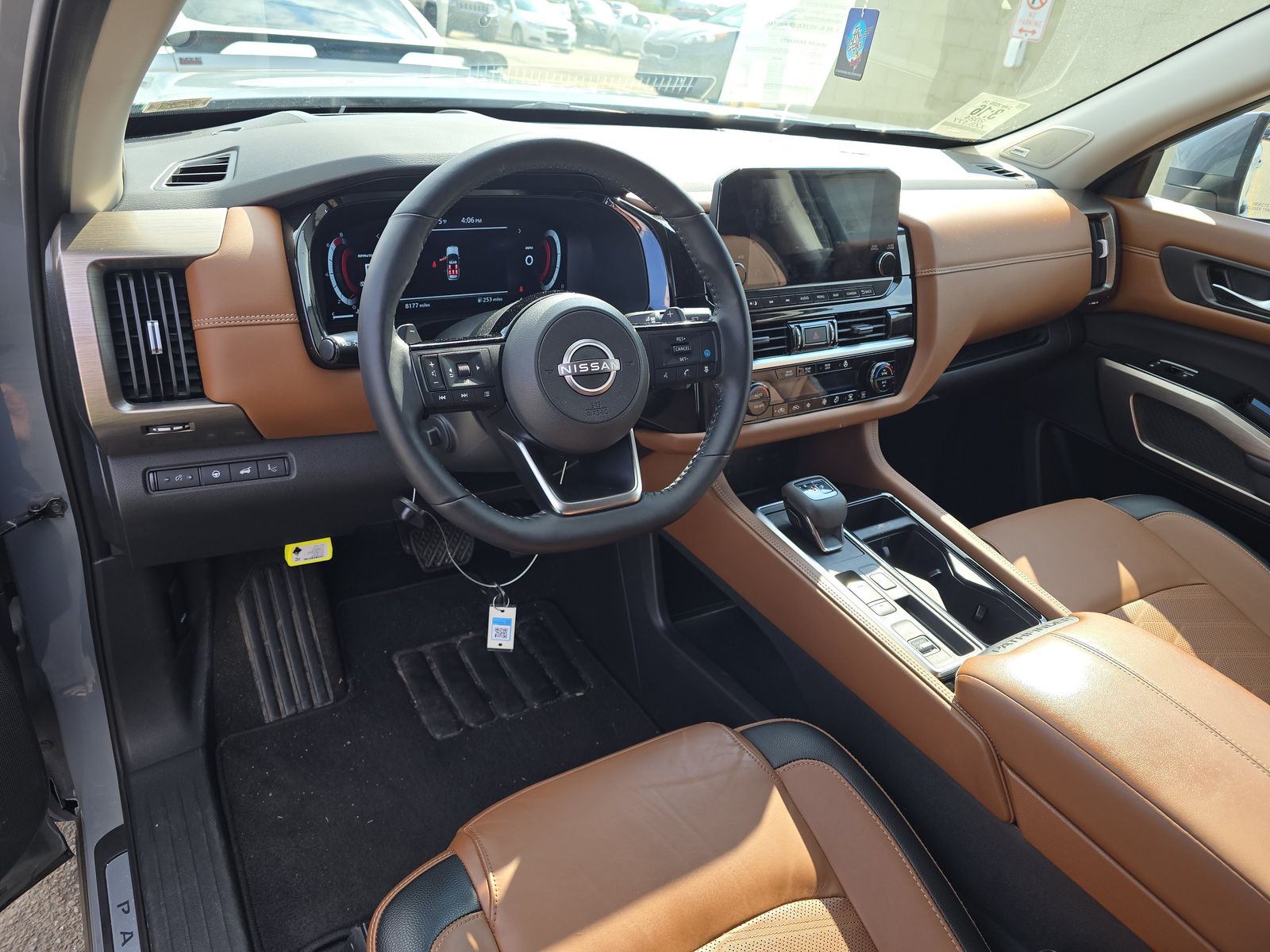 2024 Nissan Pathfinder Platinum FWD