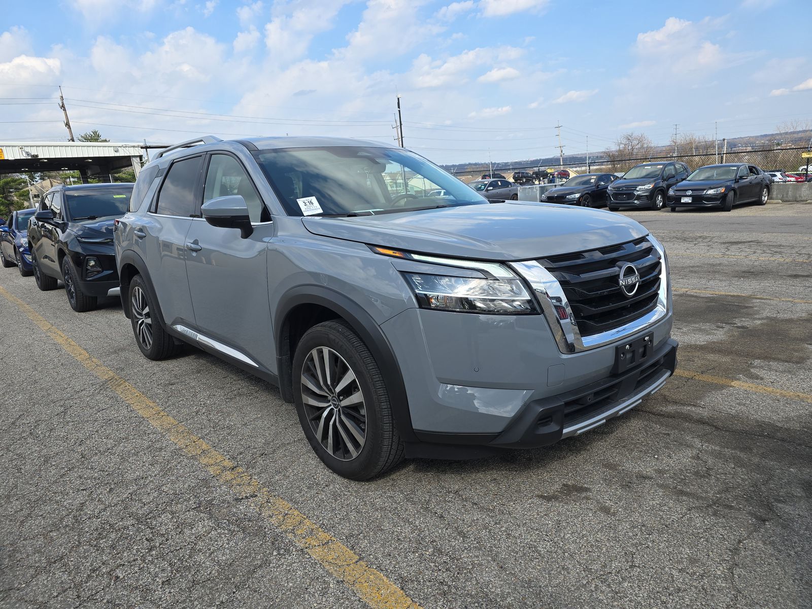 2024 Nissan Pathfinder Platinum FWD