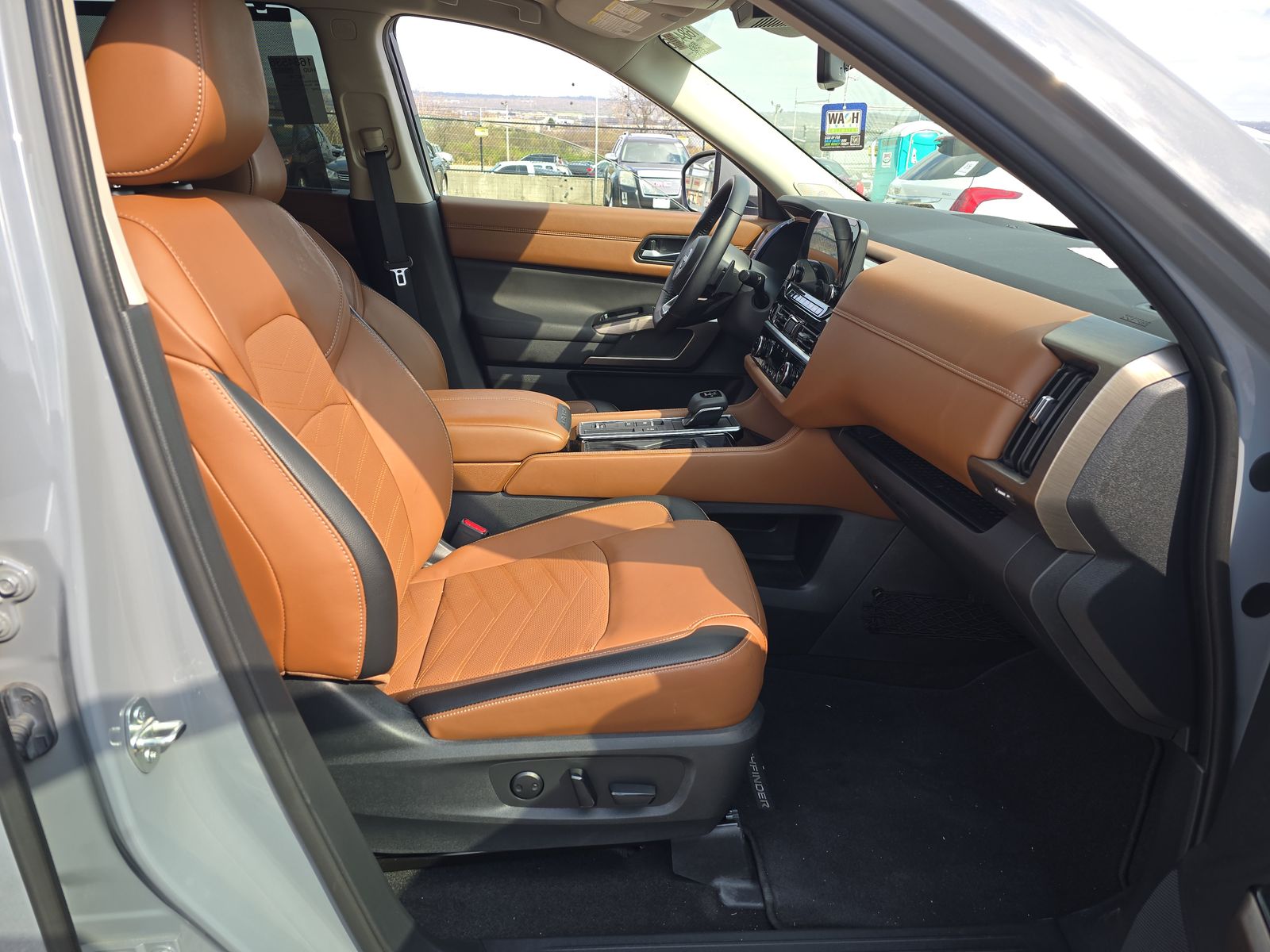 2024 Nissan Pathfinder Platinum FWD