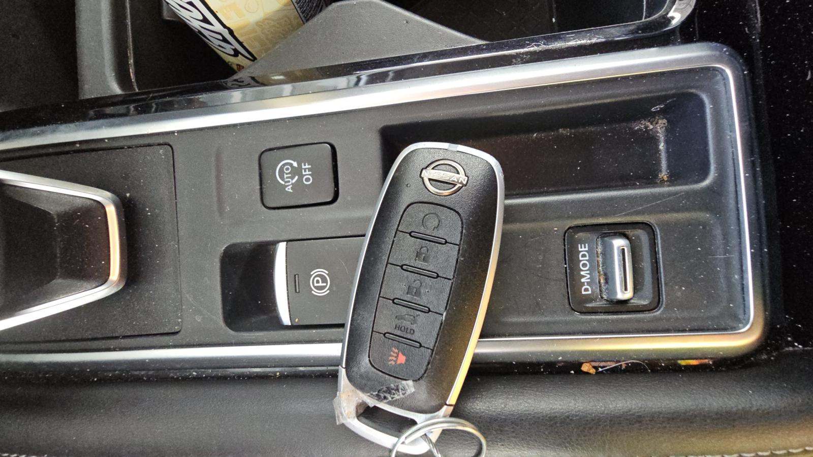 2025 Nissan Pathfinder SV FWD