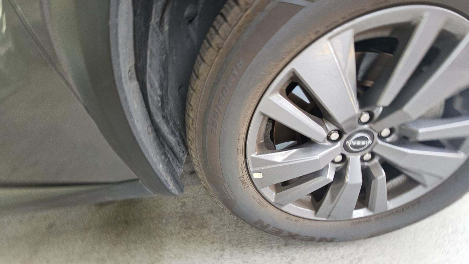 2025 Nissan Pathfinder SV FWD