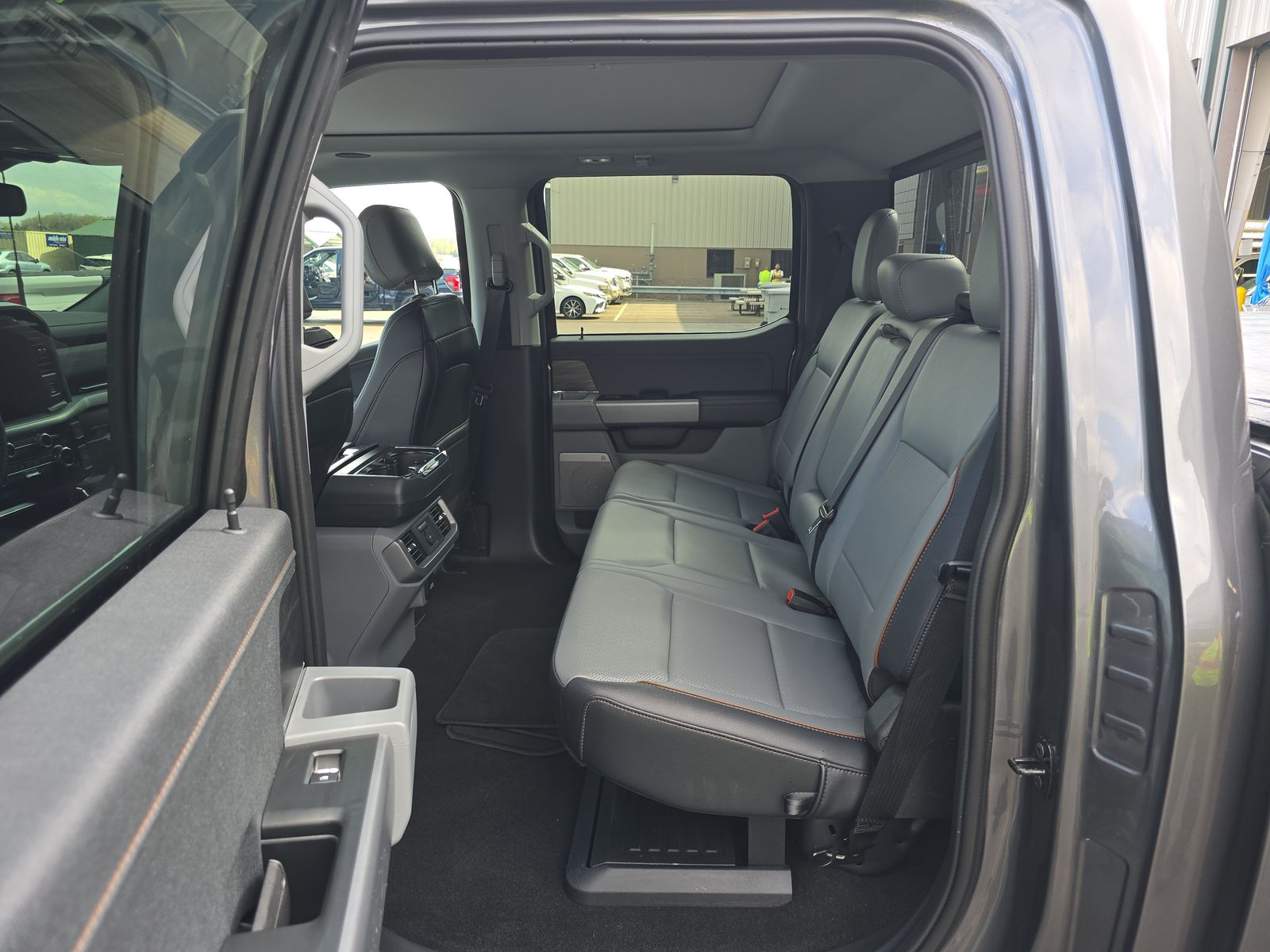 2025 Ford F-150 Lariat AWD