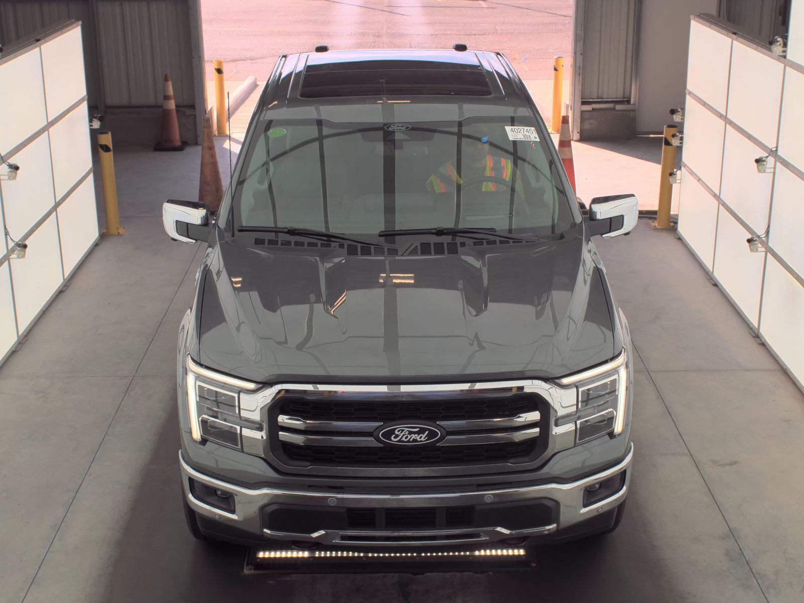 2025 Ford F-150 Lariat AWD