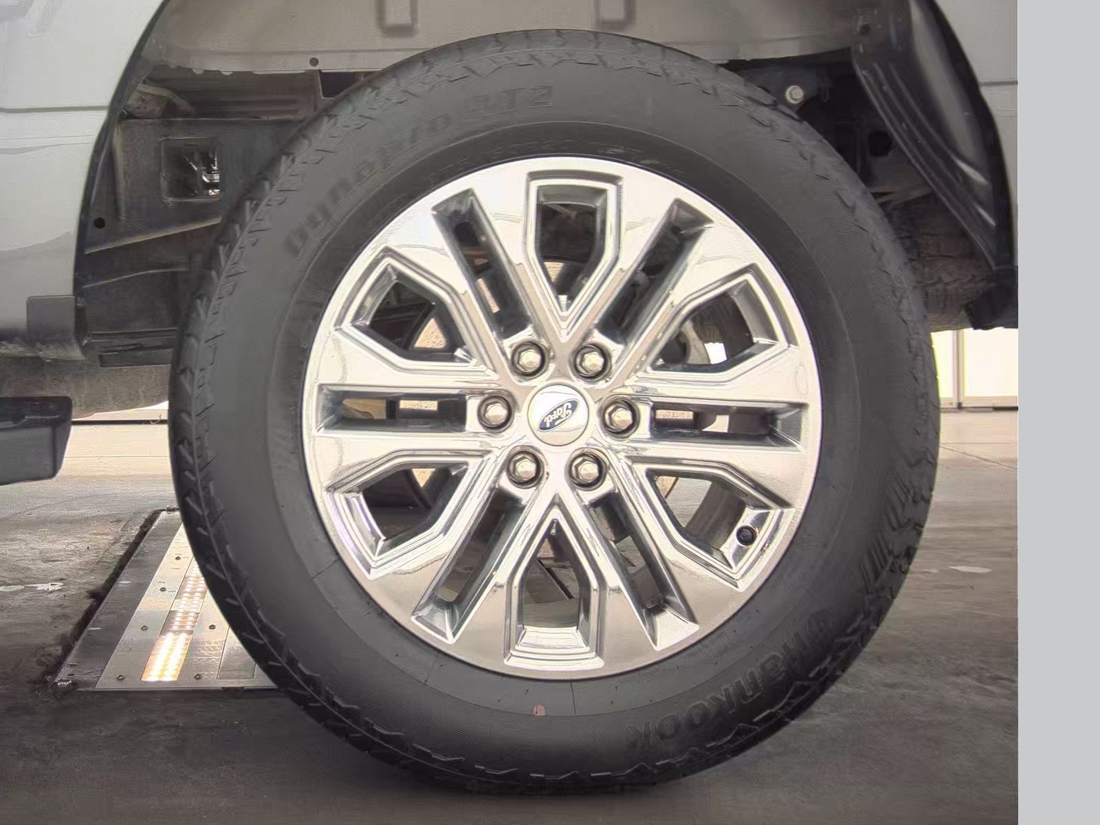 2025 Ford F-150 Lariat AWD