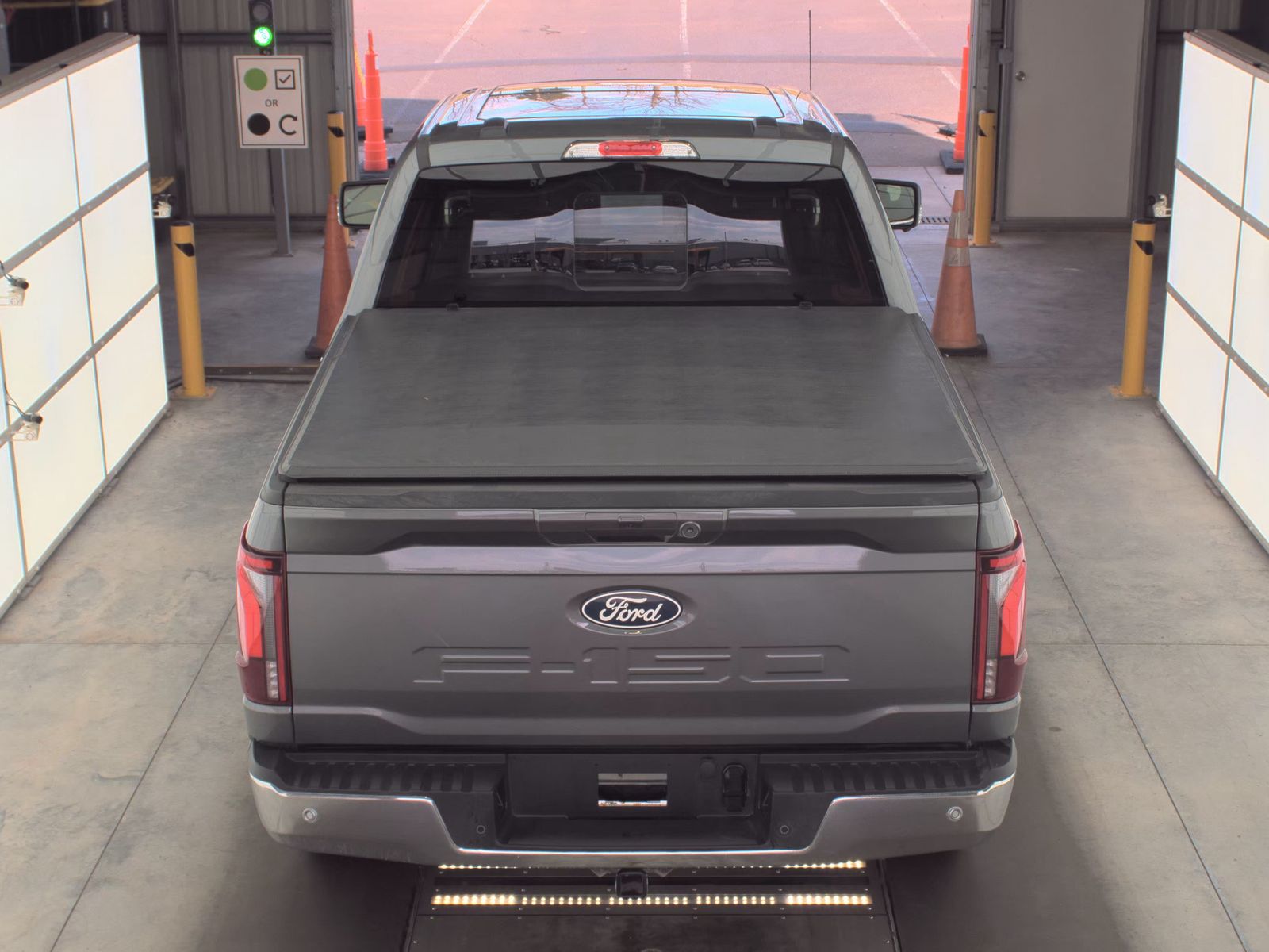 2025 Ford F-150 Lariat AWD