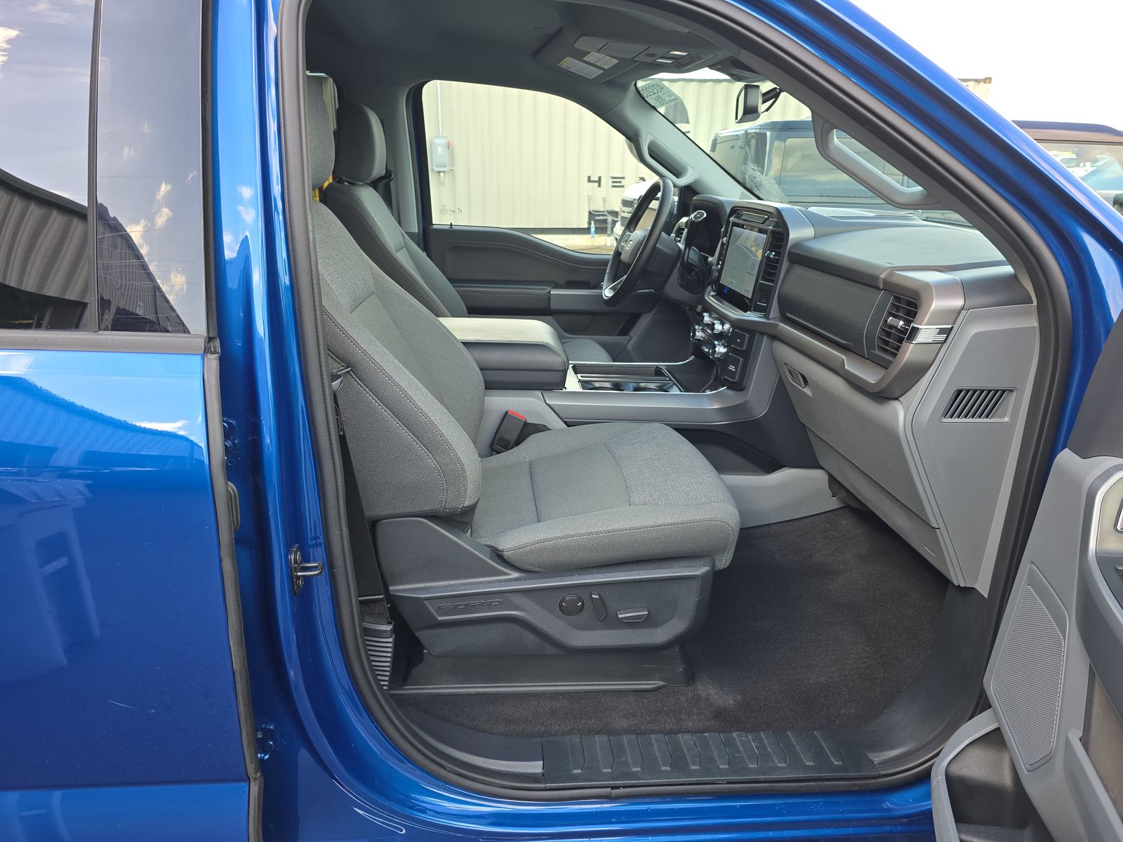 2025 Ford F-150 XLT AWD