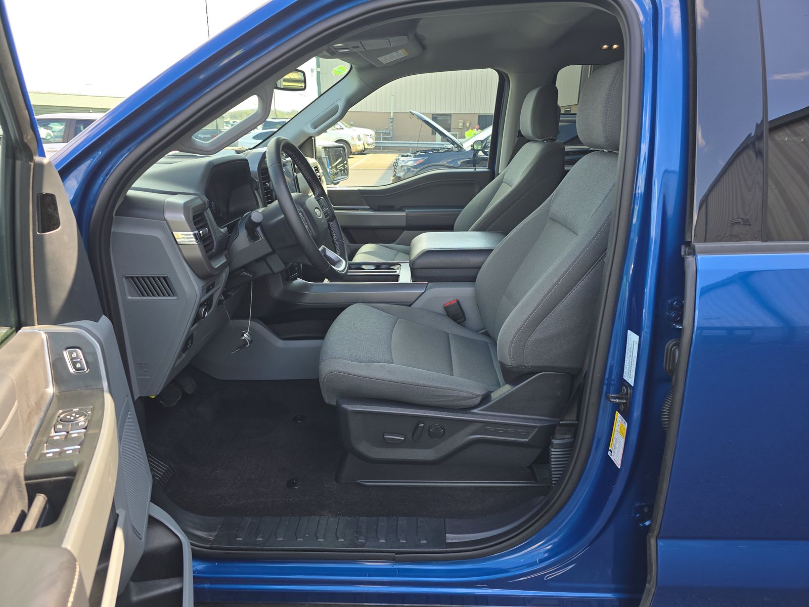 2025 Ford F-150 XLT AWD