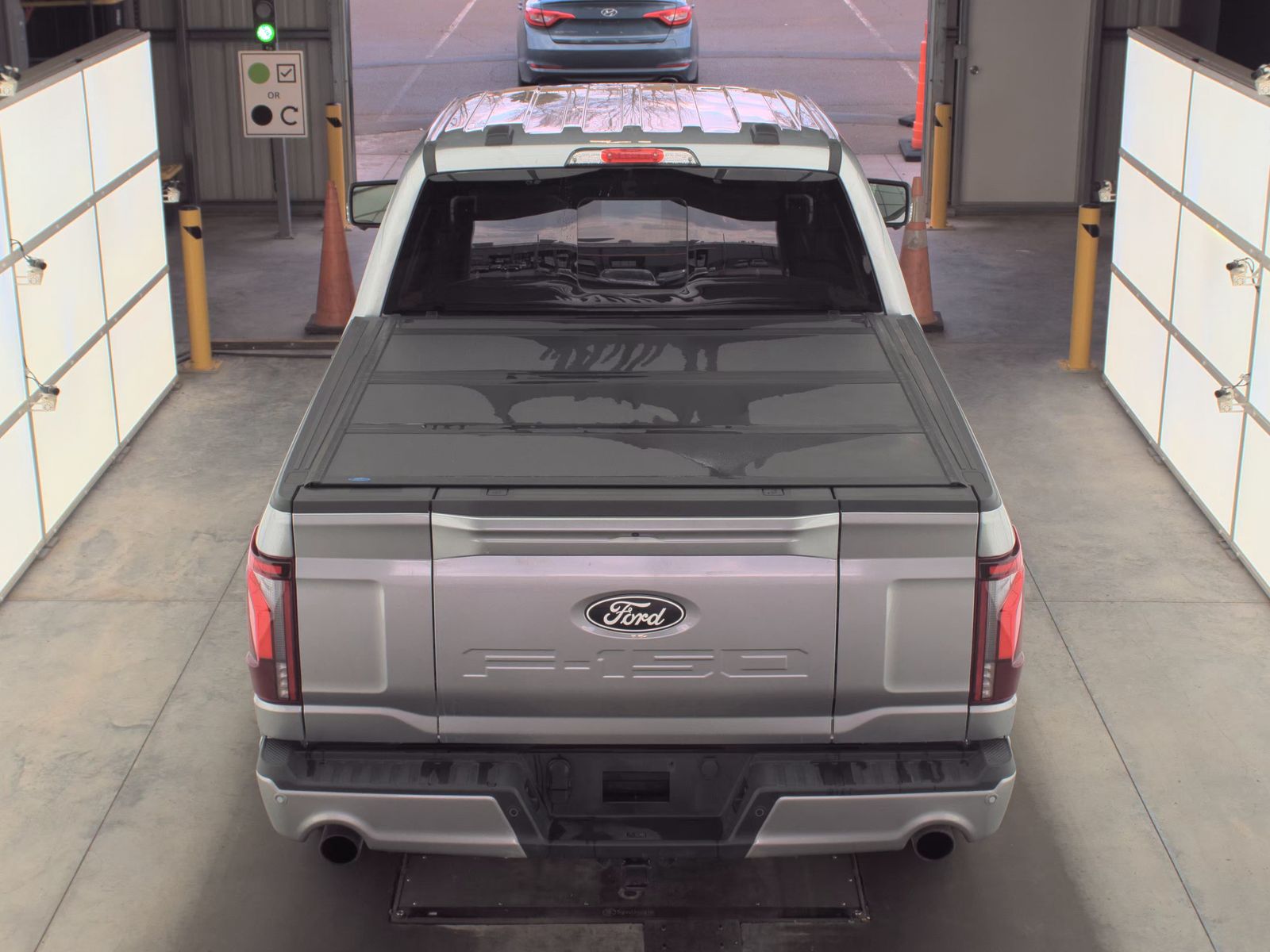 2025 Ford F-150 Hybrid Lariat AWD