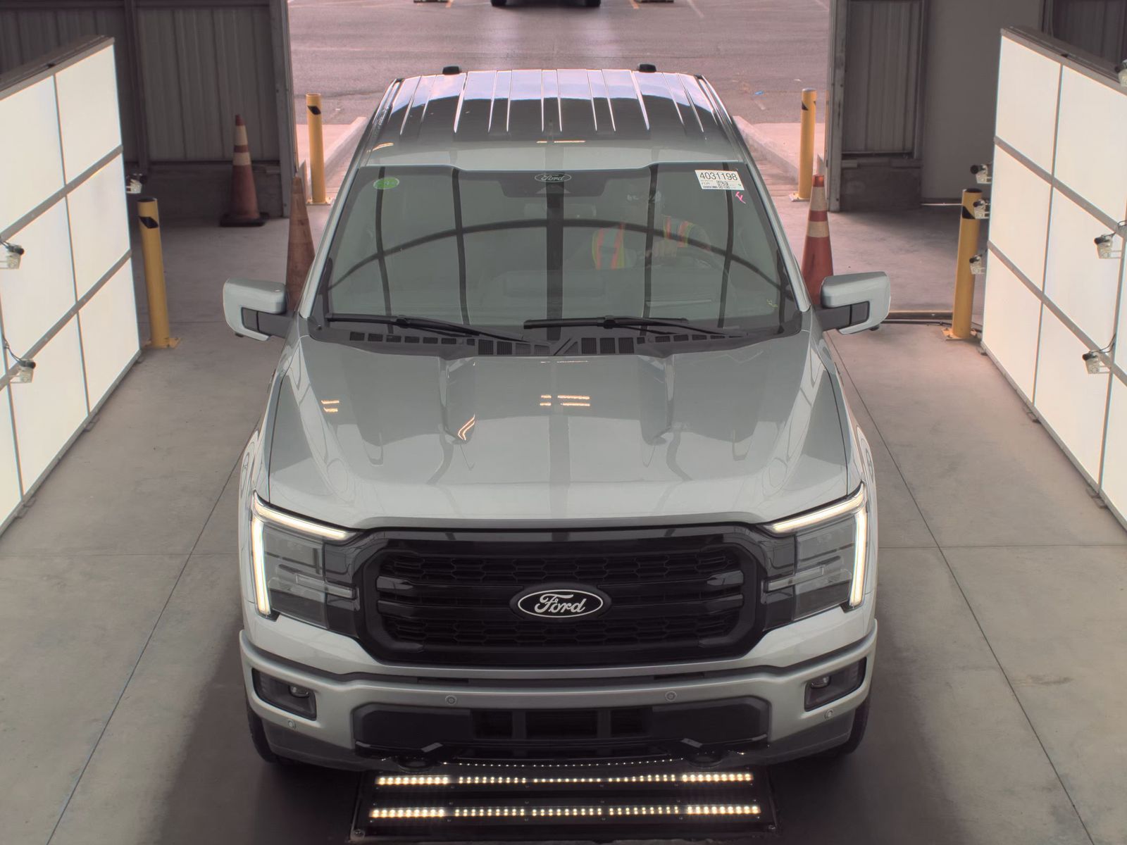 2025 Ford F-150 Hybrid Lariat AWD