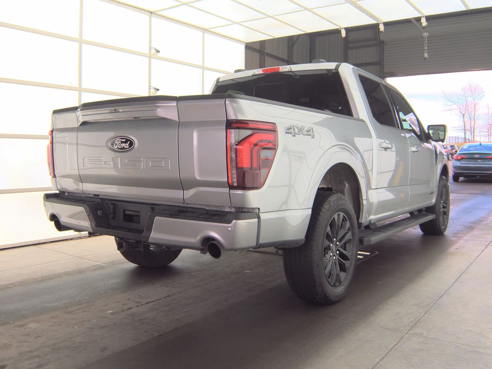 2025 Ford F-150 Hybrid Lariat AWD