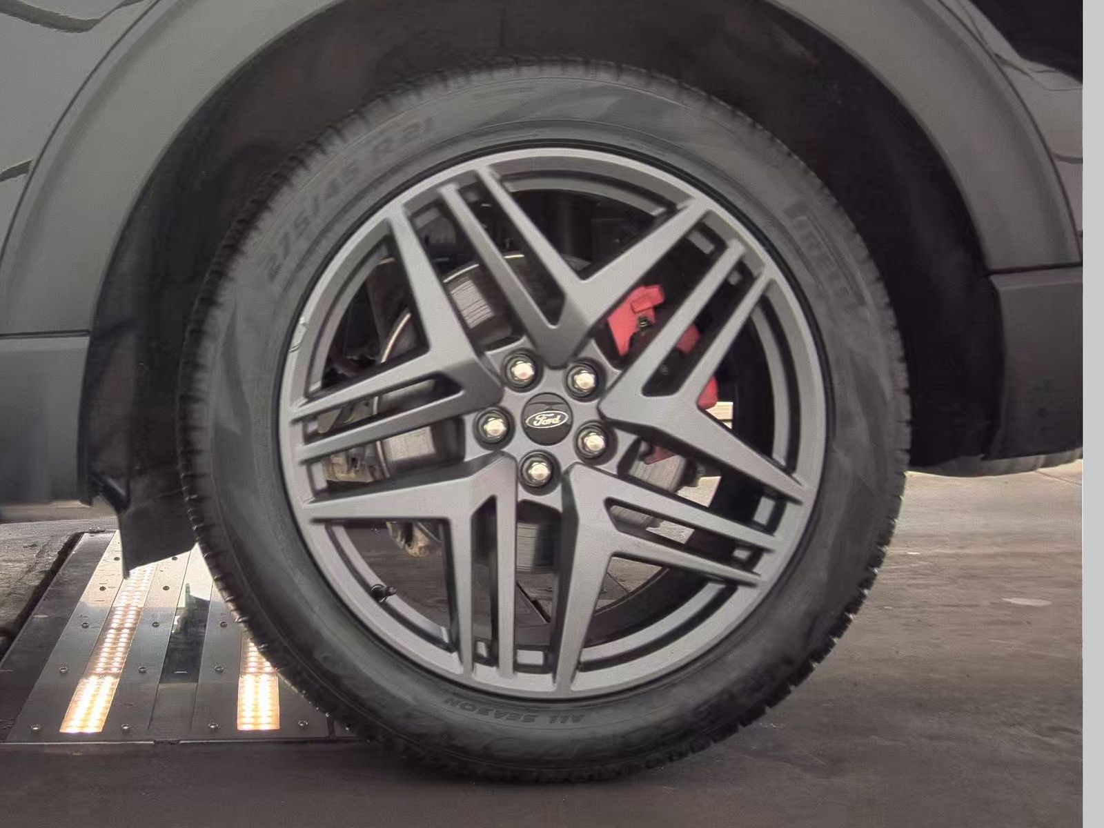 2025 Ford Explorer ST AWD