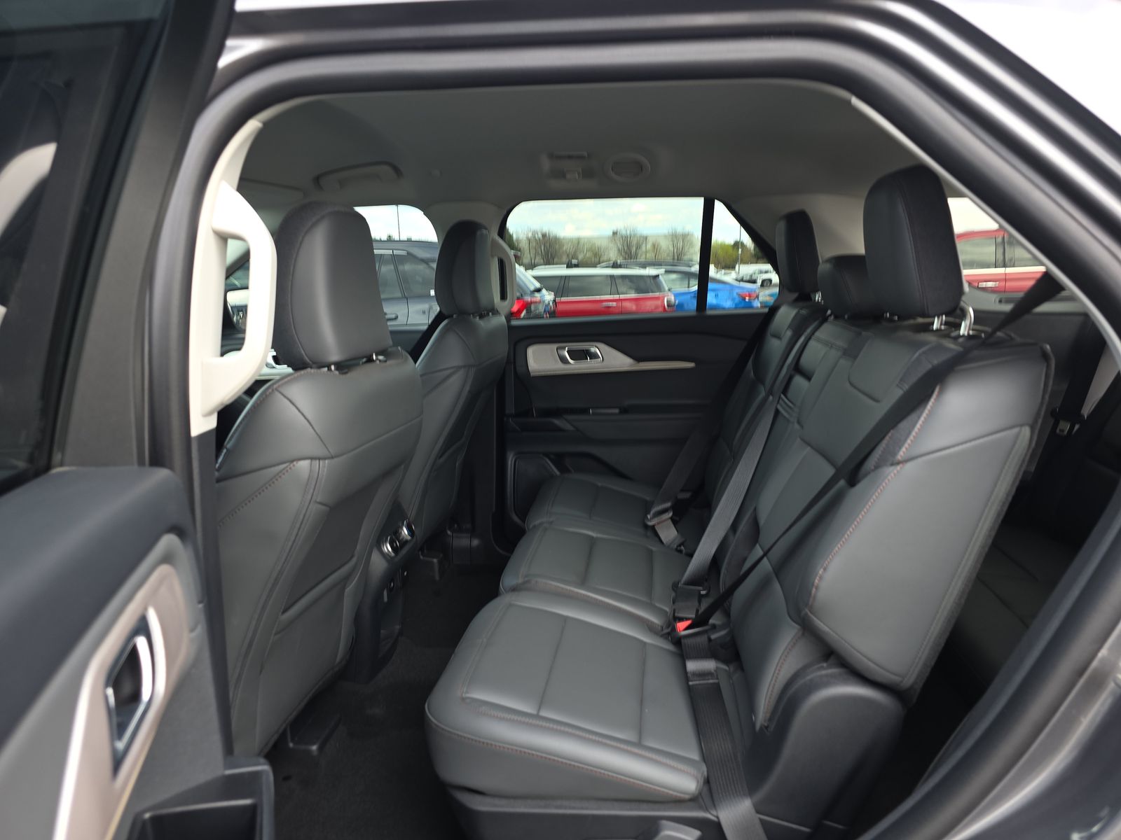 2025 Ford Explorer Active AWD