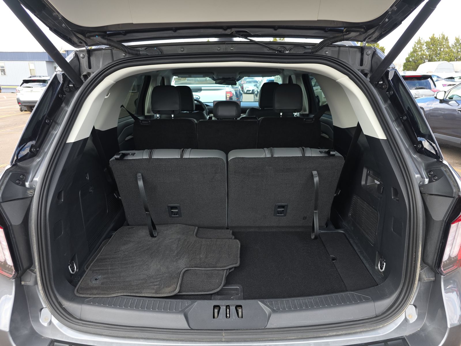 2025 Ford Explorer Active AWD