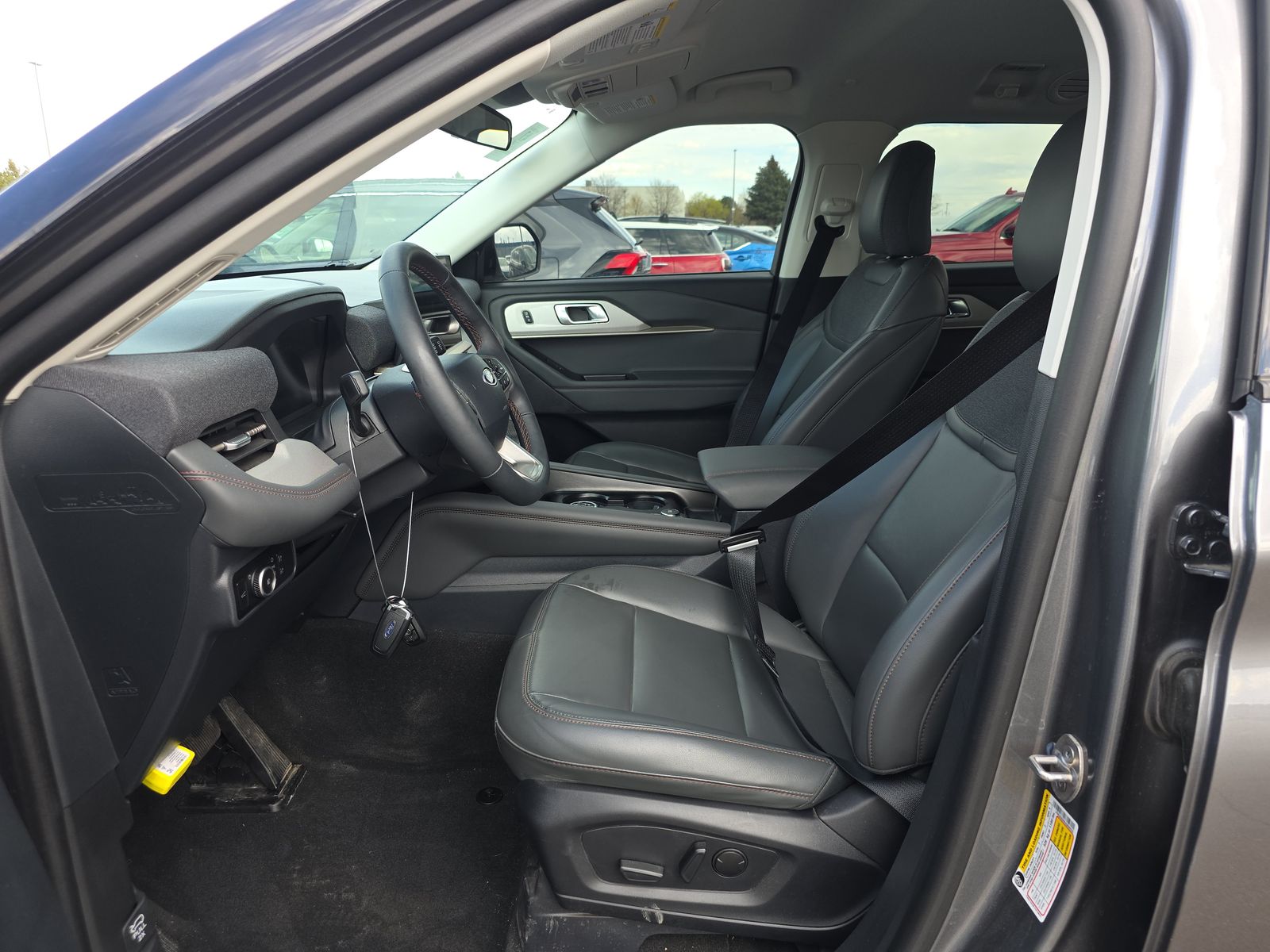 2025 Ford Explorer Active AWD