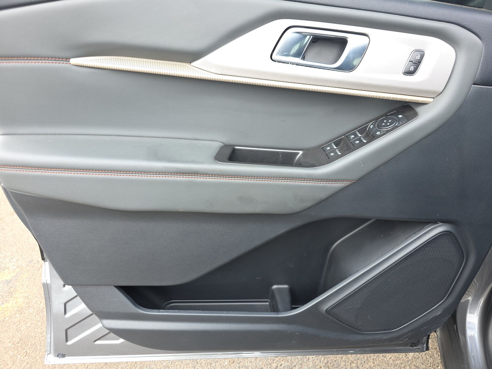 2025 Ford Explorer Active AWD