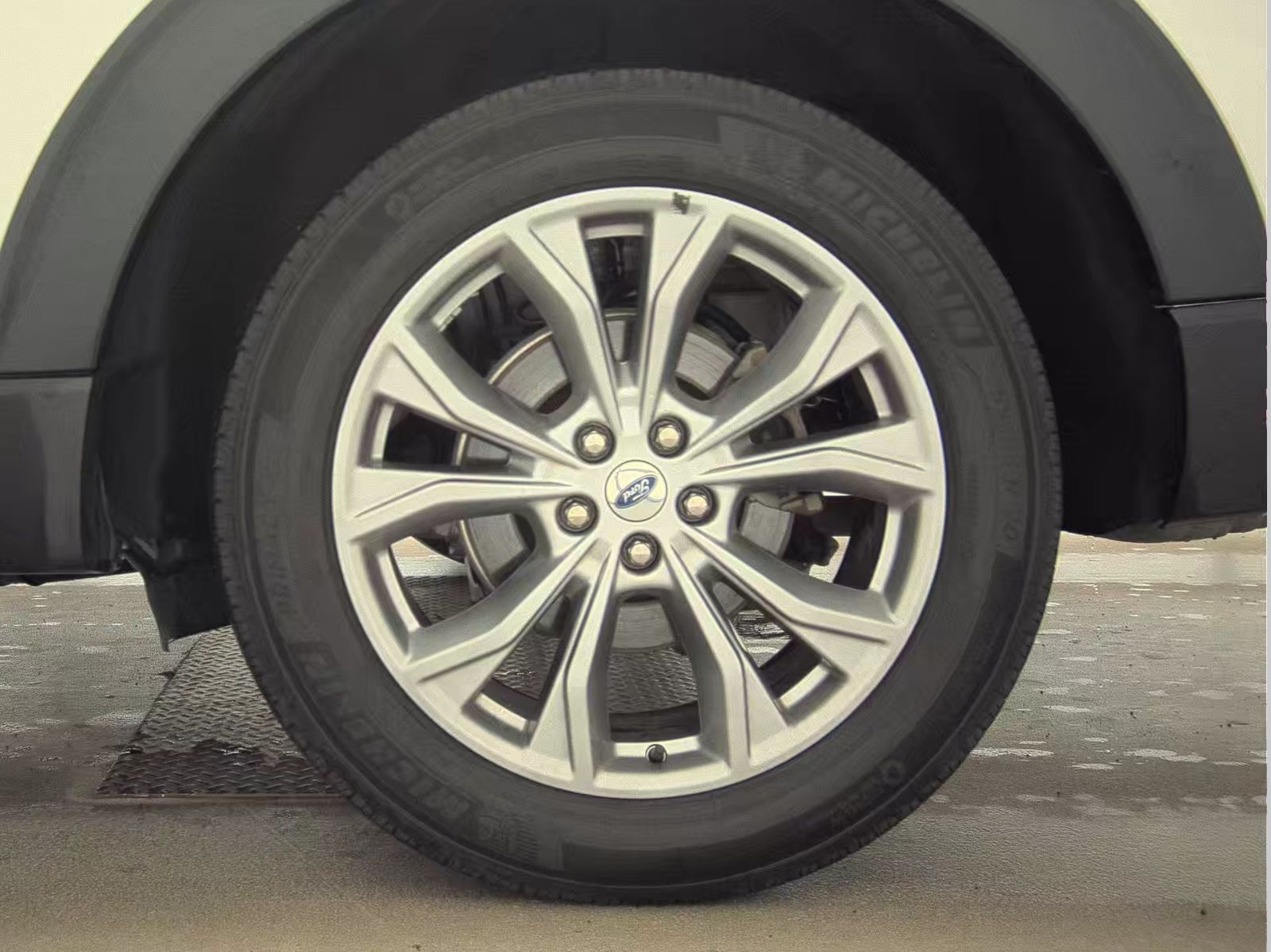 2023 Ford Explorer XLT AWD