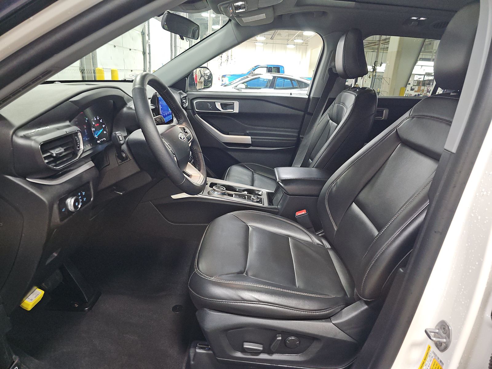 2023 Ford Explorer XLT AWD