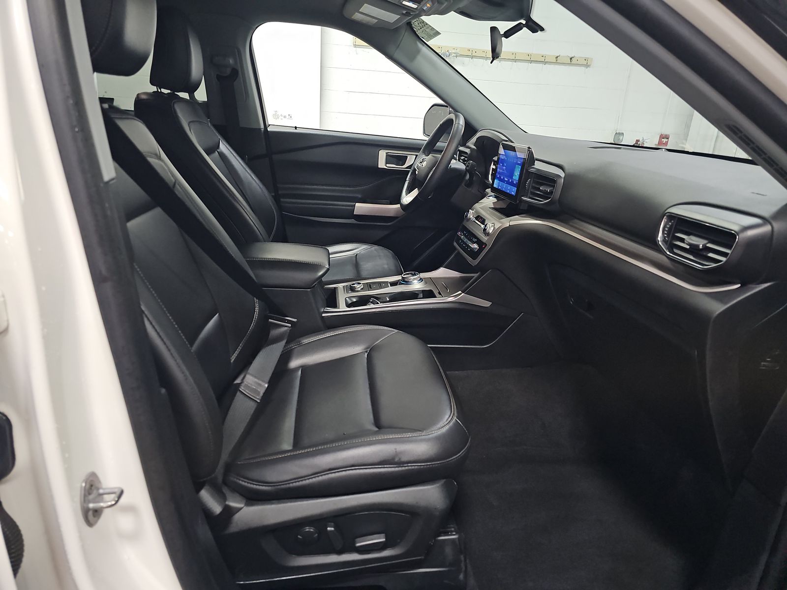 2023 Ford Explorer XLT AWD