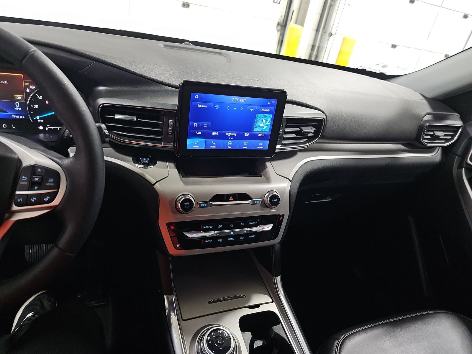 2023 Ford Explorer XLT AWD