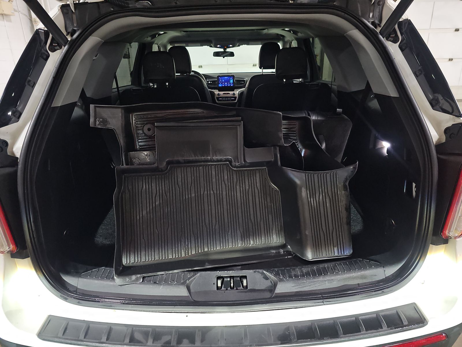 2023 Ford Explorer XLT AWD