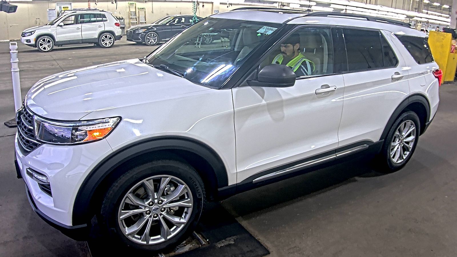 2023 Ford Explorer XLT AWD