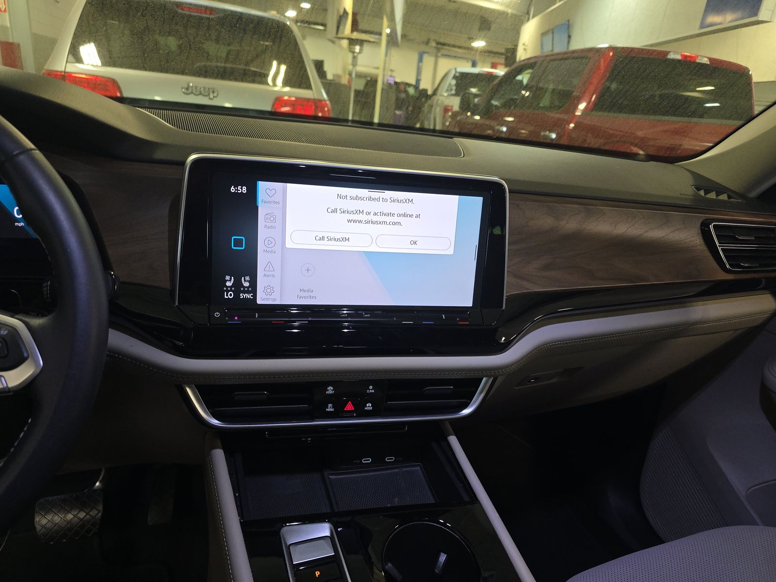 2024 Volkswagen Atlas 2.0T SE FWD