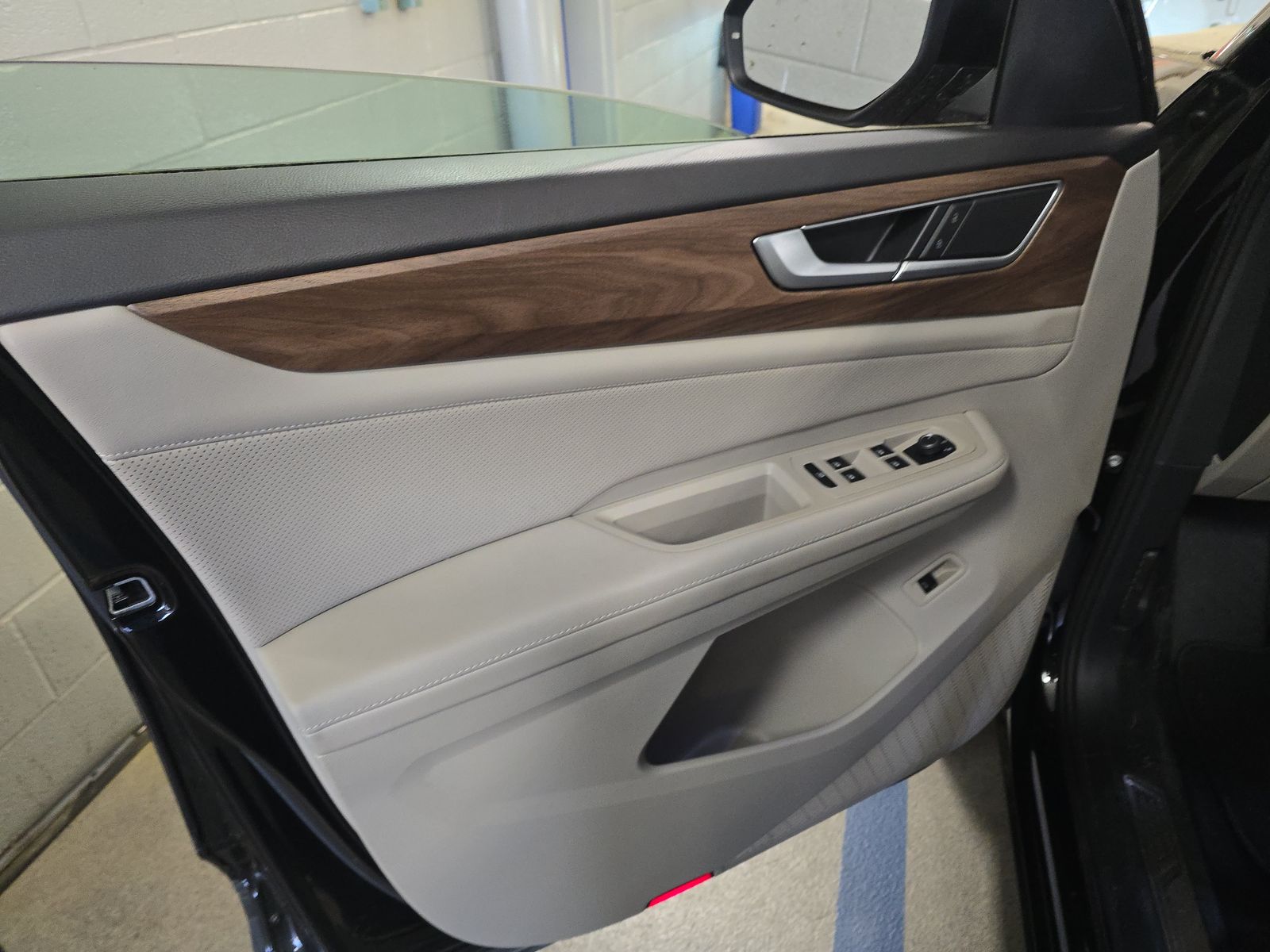 2024 Volkswagen Atlas 2.0T SE FWD