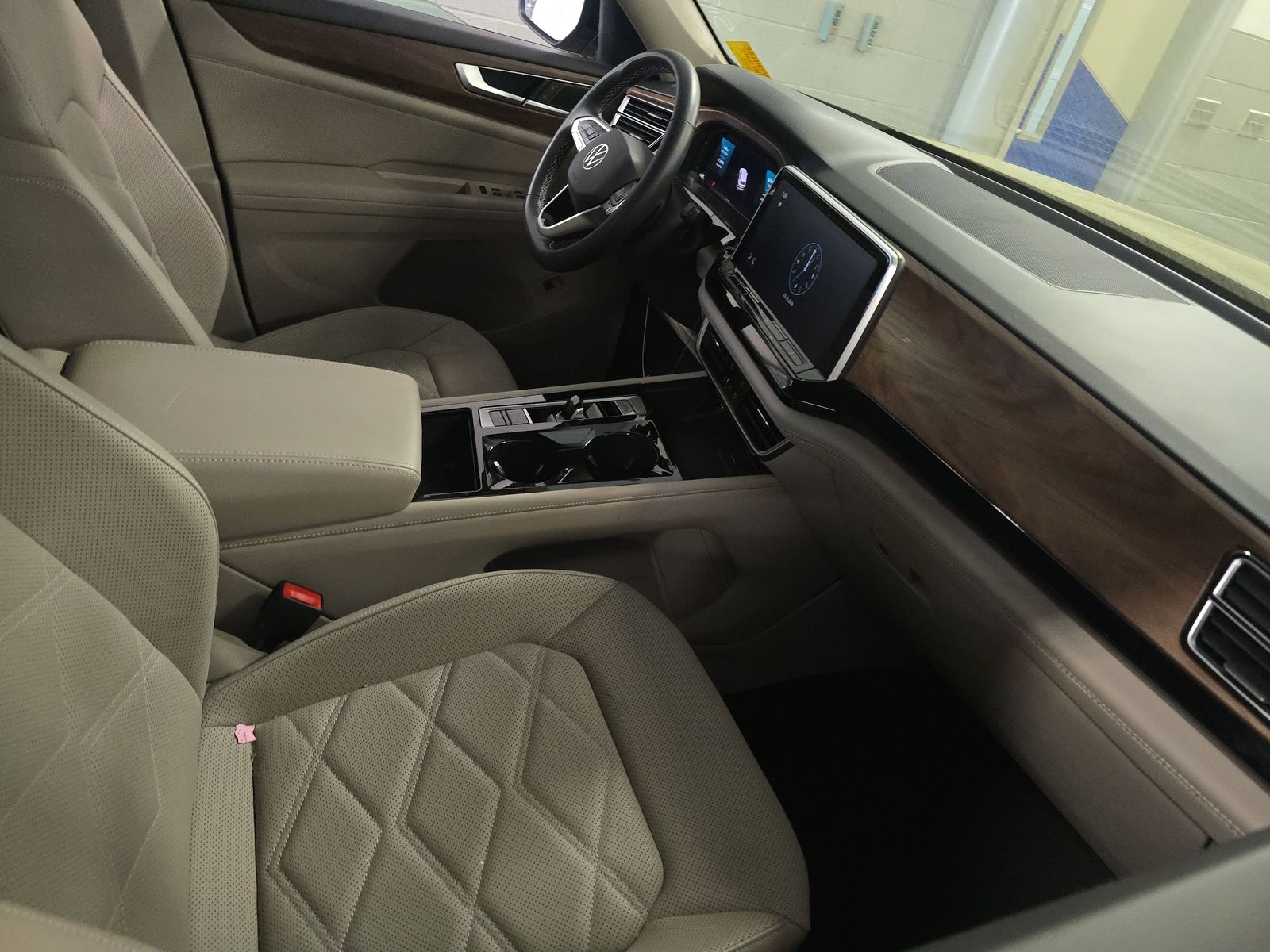 2024 Volkswagen Atlas 2.0T SE FWD