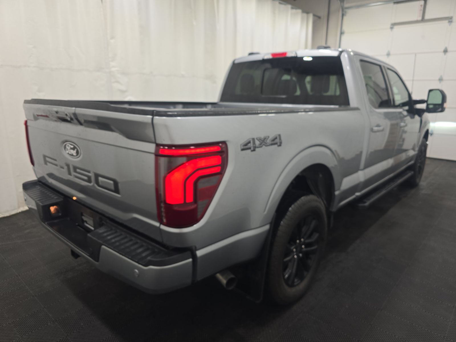 2025 Ford F-150 Lariat AWD