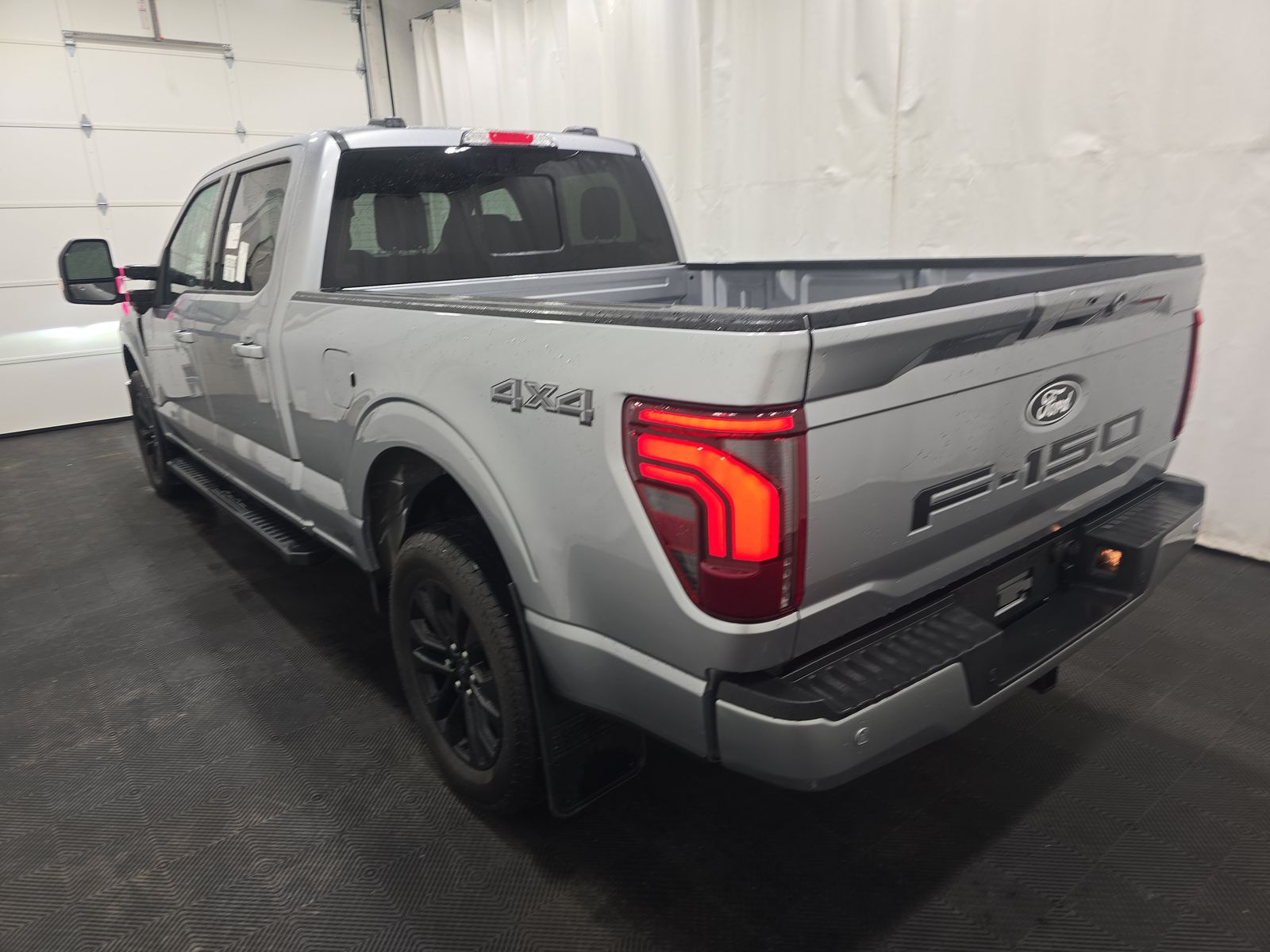 2025 Ford F-150 Lariat AWD